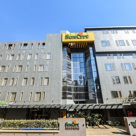 Hotel Suncity Residency Мумбаи Экстерьер фото
