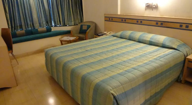 Hotel Suncity Residency Мумбаи Экстерьер фото